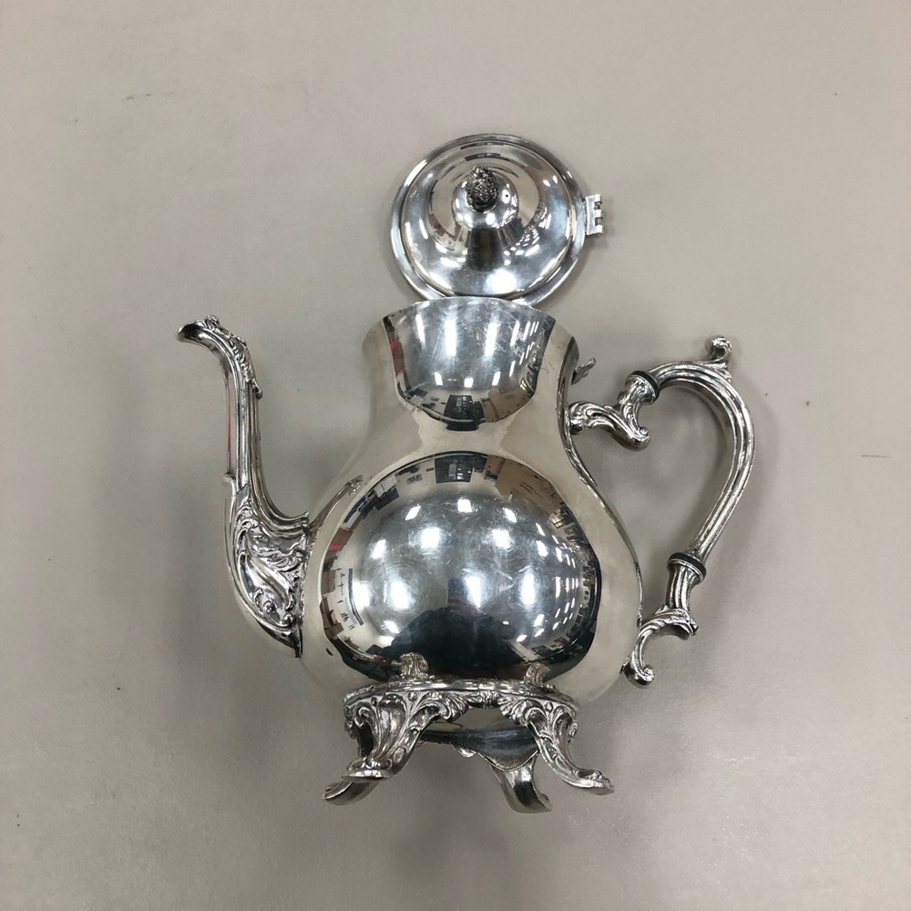 Luxurious Silver Serveware Teapot for Fine Dining